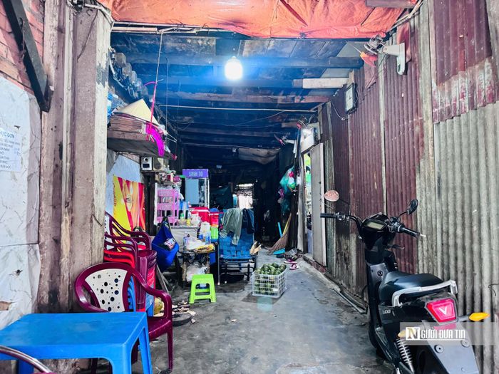 Không gian sống chật hẹp, thiếu hạ tầng đồng bộ khiến nhiều khu vực ven kênh rạch trở thành điểm nghẽn trong quá trình phát triển đô thị.