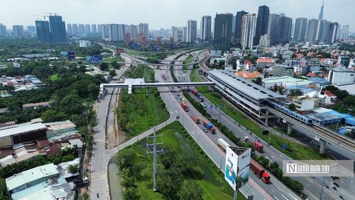 Hạ tầng giao thông kết nối nhiều khu vực, giúp thúc đẩy thị trường bất động sản.