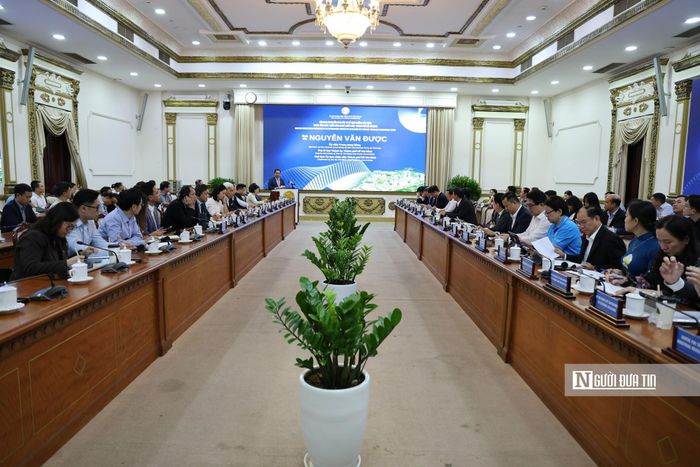 Toàn cảnh hội nghị.