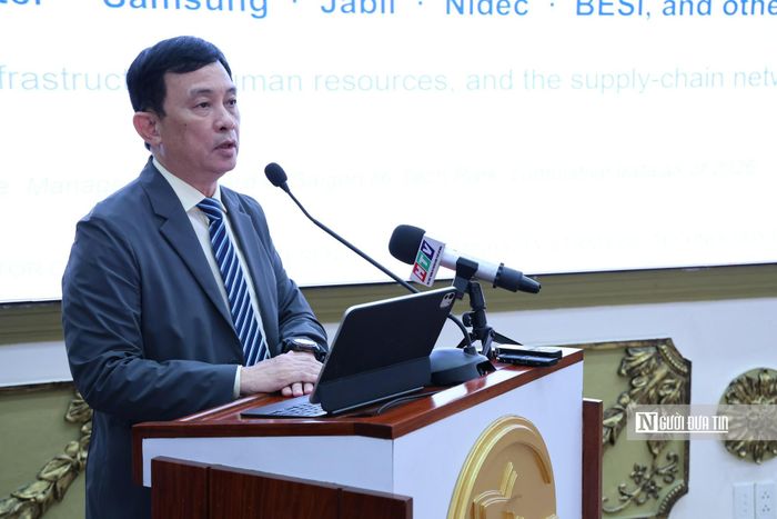 Ông Nguyễn Kỳ Phùng, Trưởng Ban Ban Quản lý Khu Công nghệ cao Thành phố.