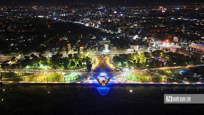 Cùng với đập dâng hạ lưu sông Trà Khúc và kè chống sạt lở kết hợp tạo quỹ đất bờ bắc đoạn qua xã Tịnh Khê, dự án kè và tôn tạo cảnh quan bờ nam đang từng bước hoàn thiện thêm không gian ven sông. Ba công trình tạo nên những thay đổi rõ nét về hạ tầng, cảnh quan và khả năng tiếp cận không gian sông Trà Khúc của người dân.