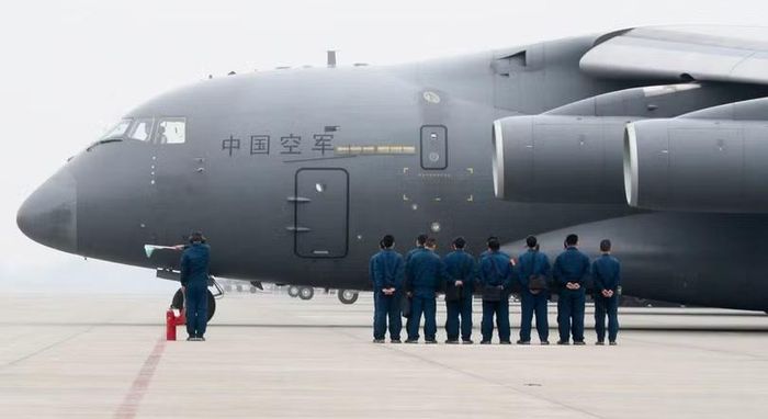 Máy bay vận tải Y-20. Ảnh: MW.