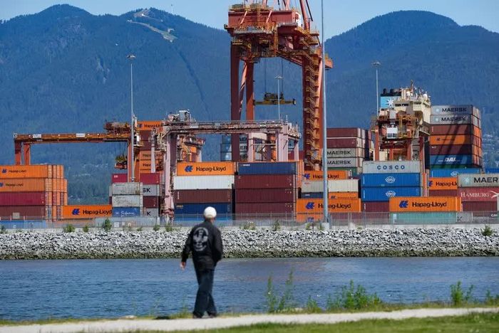 Cảng hàng hóa tại Vancouver, Canada. Ảnh: THX/TTXVN