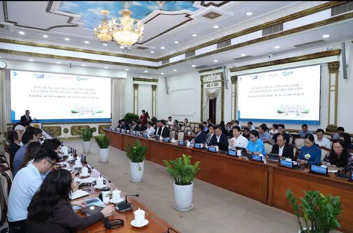 Các đại biểu tham dự hội nghị