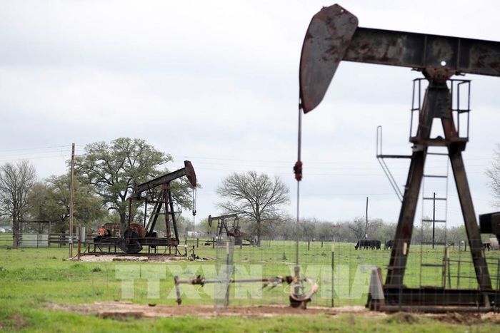Giếng dầu tại Luling, Texas, Mỹ. Ảnh: THX/TTXVN