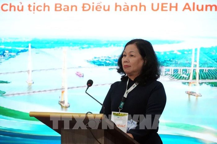 PGS.TS Phan Thị Bích Nguyệt, Chủ tịch Ban Điều hành Alumni UEH phát biểu tại hội thảo. Ảnh: Phạm Minh Tuấn - TTXVN