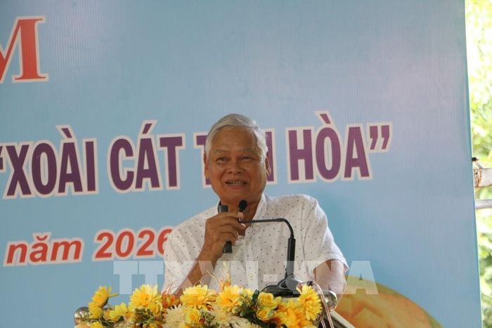 GS.TS Trần Văn Hâu, cựu giảng viên cao cấp Trường Đại học Cần Thơ phát biểu tọa đàm. Ảnh: Duy Khương - TTXVN 