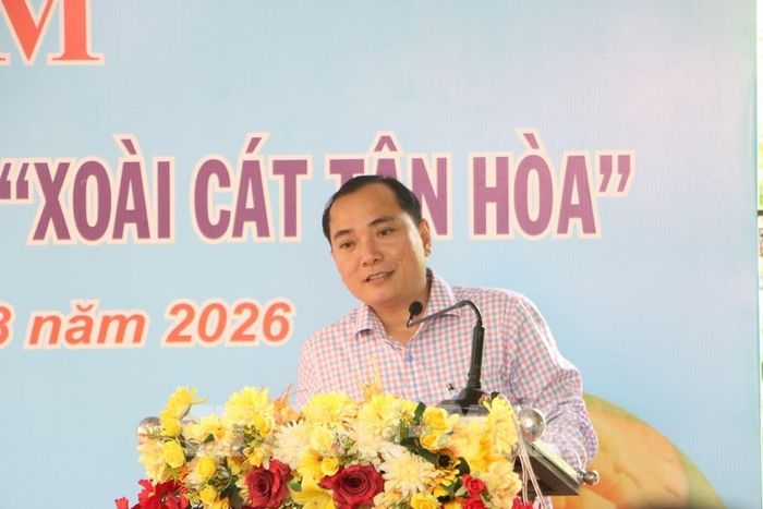 PGS.TS Võ Hồng Tú, Phó Giám đốc Cơ sở Hậu Giang, Trường Đại học Cần Thơ phát biểu tọa đàm. Ảnh: Duy Khương - TTXVN