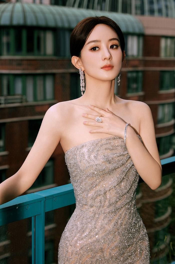 Tính đến tháng 8/2026, Triệu Lệ Dĩnh đã khoảng 13 tháng chưa chính thức công bố dự án phim tiếp theo. 