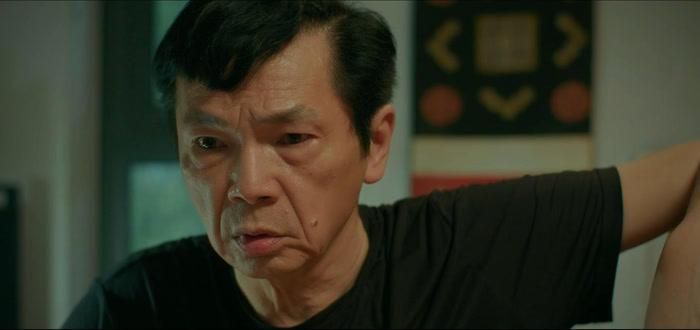 NSND Trung Anh vào vai ông Khiêm, bố của Minh, người có quan điểm nghiêm khắc về lựa chọn của con gái. Ảnh: NSX