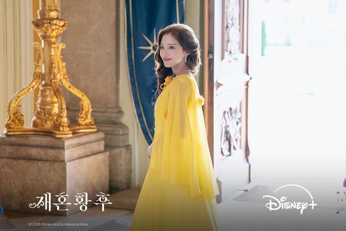 Lee Se Young trong vai Rashta của Hoàng Hậu Tái Hôn.