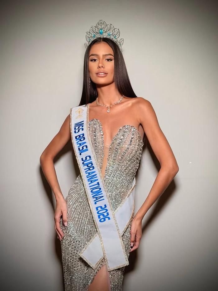 Miss Supranational Brazil 2026 Lara Marina vừa bị ban tổ chức cuộc thi tước vương miện.