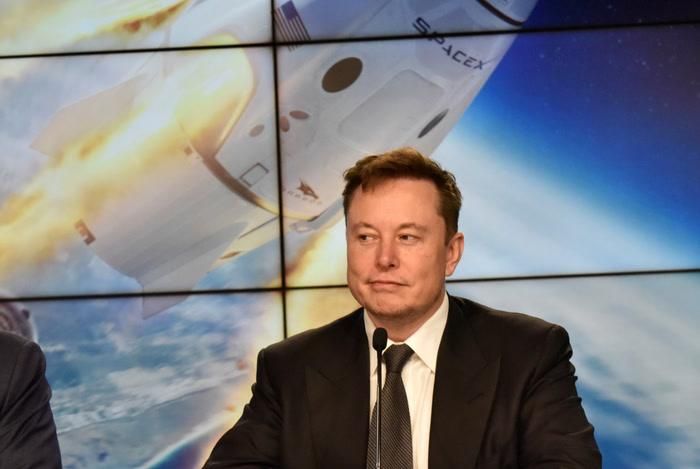 Elon Musk tham vọng mở rộng mạnh mạng lưới vệ tinh Starlink. Ảnh: Reuters