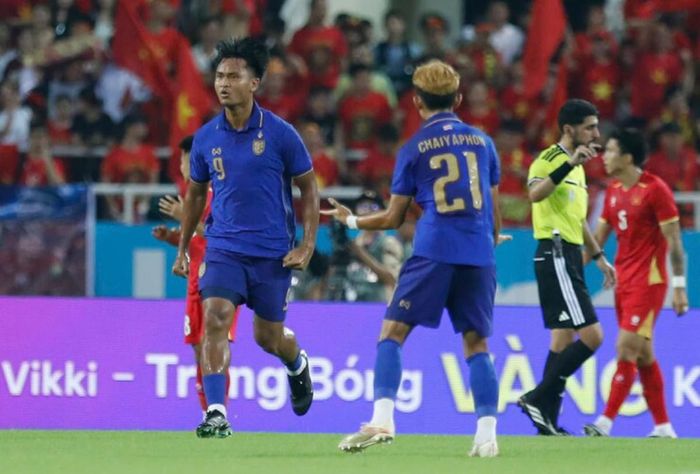 Yotsakorn mở tý số cho Thái Lan