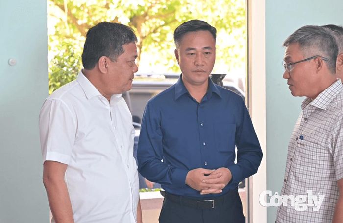 Bí thư Tỉnh ủy Khánh Hòa Trần Phong và Phó Bí thư Tỉnh ủy Nguyễn Việt Hùng tại buổi kiểm tra.