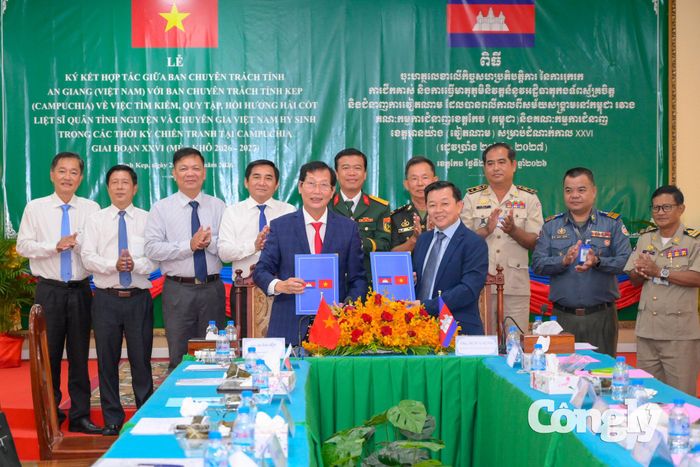 Ban Chuyên trách tỉnh An Giang và Ban Chuyên trách tỉnh Kép ký kết biên bản hợp tác tìm kiếm, quy tập, hồi hương hài cốt liệt sĩ Quân tình nguyện và Chuyên gia Việt Nam hy sinh trong các thời kỳ chiến tranh tại Campuchia, giai đoạn XXVI, mùa khô 2026-2027