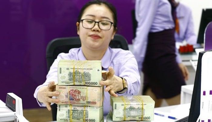 Hệ thống ngân hàng cũng chịu thêm sức ép về chất lượng tài sản. Ảnh: HA
