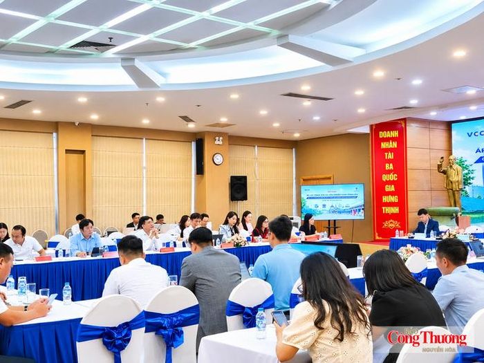 Đại biểu tham dự sự kiện.