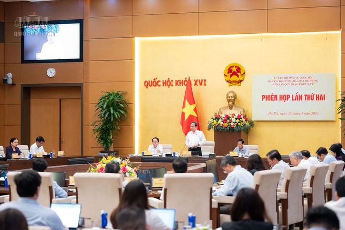 Quang cảnh phiên họp.