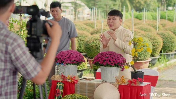 Giai đoạn đầu, xã Chợ Lách đặt mục tiêu phối hợp cùng với TikTok Shop và Hiệp hội Thương mại điện tử Việt Nam đào tạo khoảng 80 doanh nghiệp, hộ kinh doanh