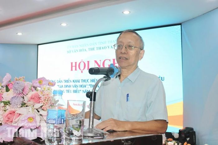 TS. Hoàng Minh Thái, nguyên Vụ trưởng Vụ Pháp chế, Bộ Văn hóa, Thể thao và Du lịch trình bày các chuyên đề tại hội nghị.