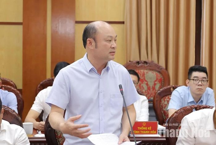 Phó Chủ tịch UBND tỉnh Cao Văn Cường phát biểu tại phiên họp.