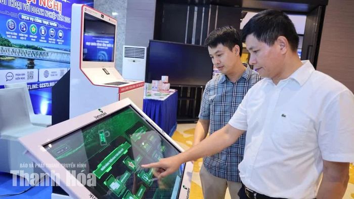 Ngân hàng Nhà nước Chi nhánh khu vực 7 cũng đã hoàn thiện trang bị hệ thống ứng dụng ngân hàng thông minh, hỗ trợ các doanh nghiệp tìm hiểu sản phẩm - dịch vụ của các ngân hàng trên địa bàn. Tại Hội nghị đối thoại với doanh nghiệp diễn ra ngày mai (27/8), các ngân hàng thương mại trên địa bàn tỉnh sẽ ký kết và trao Hợp đồng tín dụng cho 5 doanh nghiệp, với tổng hạn mức 2.834 tỷ đồng.
