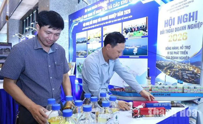 Ban Quản lý Khu kinh tế Nghi Sơn và các Khu công nghiệp hoàn tất khu vực trưng bày sản phẩm đặc trưng của khu kinh tế, khu công nghiệp.