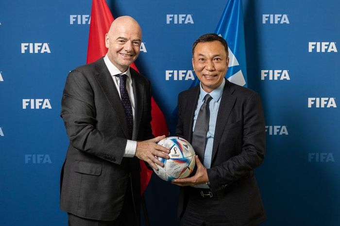 Chủ tịch FIFA Gianni Infantino và Tổng thư ký FIFA Mattias Grafström sẽ có mặt trên khán đài SVĐQG Mỹ Đình để dự khán trận chung kết lượt về ASEAN Championship 2026 giữa đội tuyển Việt Nam và đội tuyển Thái Lan. Ảnh: VFF