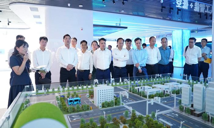 Đoàn công tác tỉnh Bắc Ninh tìm hiểu mô hình giao thông đô thị thông minh ứng dụng trí tuệ nhân tạo tại Đảo Trí tuệ nhân tạo Sơn Đông. 