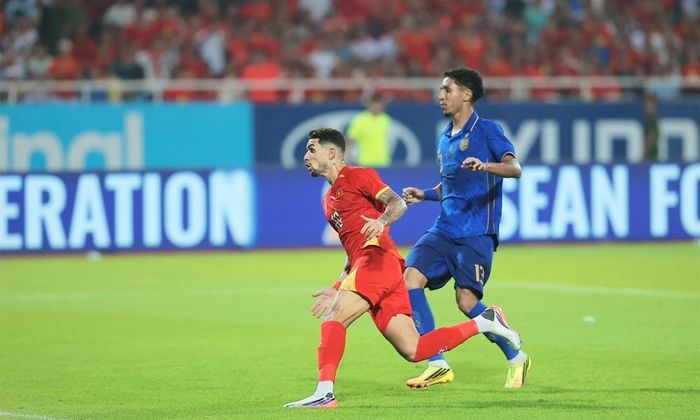  Đỗ Hoàng Hên ghi bàn san bằng tỷ số 1 - 1 cho đội tuyển Việt Nam ở phút 52.  