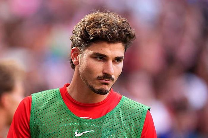 Tương lai của Julian Alvarez đối mặt với nhiều dấu hỏi tại Atletico Madrid