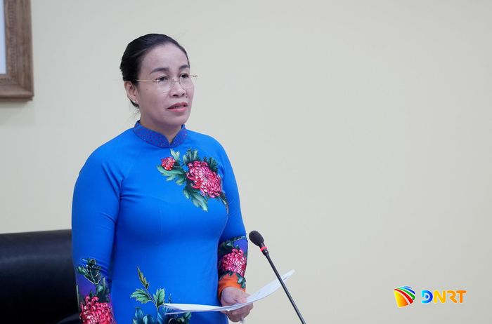 Phó Chủ tịch UBND thành phố Nguyễn Thị Anh Thi phát biểu tại cuộc họp. Ảnh: T.CÔNG