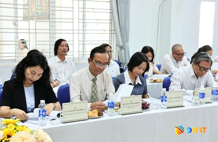 Đông đảo nhà quản lý văn hóa, nhà nghiên cứu văn hóa dân gian tham gia hội thảo. Ảnh: NGỌC HÀ