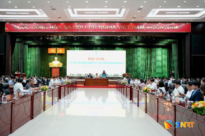 Quang cảnh hội nghị. Ảnh: T.CÔNG
