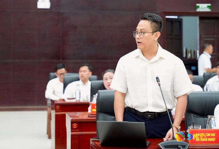 Đại diện doanh nghiệp nêu ý kiến tại hội nghị. Ảnh: T.CÔNG