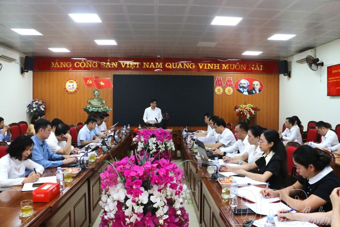 Toàn cảnh buổi làm việc.