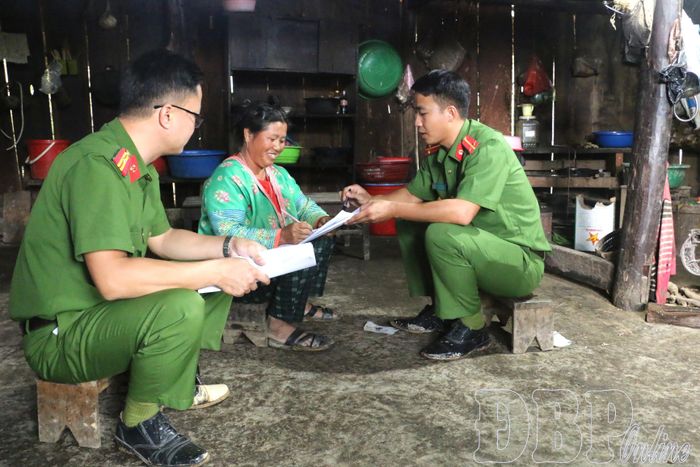 Hộ gia đình ký cam kết, nói không với ma túy.