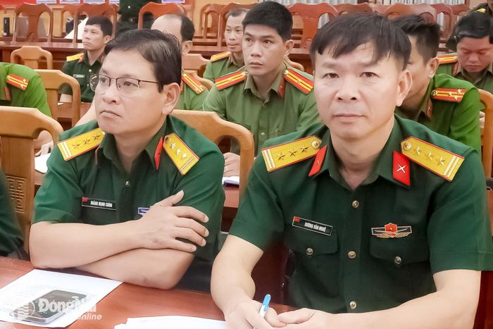 Thủ trưởng các cơ quan Bộ Chỉ huy Quân sự thành phố và Ban chỉ huy quân sự các địa phương dự hội nghị tại điểm cầu thành phố Đồng Nai. Ảnh: Nguyệt Hà