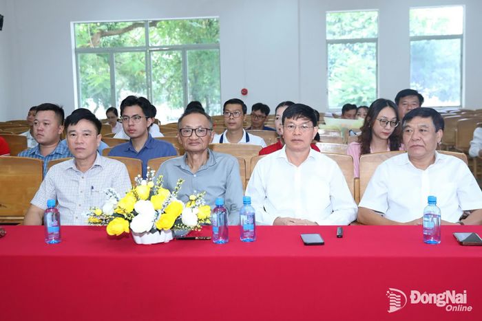 Các đại biểu tham dự khai giảng Lớp tập huấn. Ảnh: Huy Anh