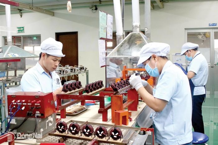 Công ty TNHH Tokin Electronics Việt Nam (phường Long Bình, tỉnh Đồng Nai) trong giờ sản xuất. Ảnh: Nguyễn Hòa