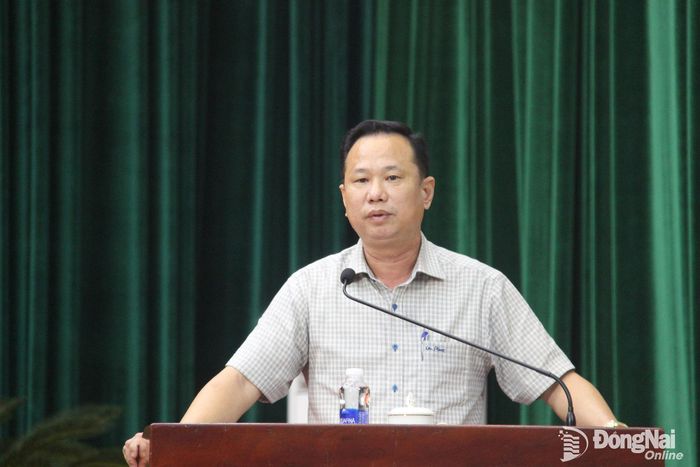 Đồng chí Nông Thanh Tuấn, Bí thư Đảng ủy, Chủ tịch HĐND phường Hàng Gòn phát biểu tham luận tại hội nghị. Ảnh: Trần Danh
