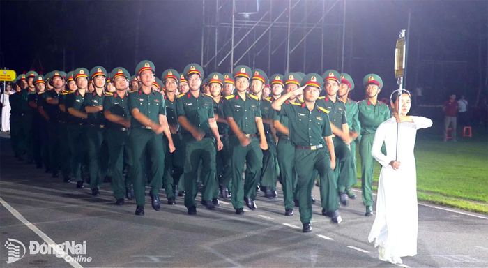 Diễn tập phần diễu hành của đoàn vận động viên Bộ Chỉ huy Quân sự thành phố Đồng Nai. Ảnh: An Nhơn