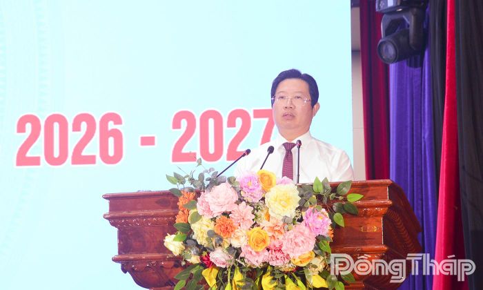 Đồng chí Huỳnh Minh Tuấn, Tỉnh ủy viên, Phó Chủ tịch UBND tỉnh, phát biểu tại hội nghị.