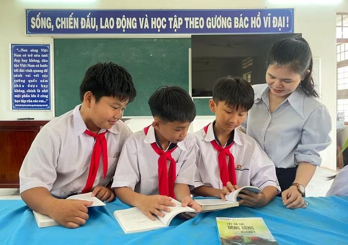  Toàn tỉnh giảm 568 đầu mối trường học sau sắp xếp. ﻿- Trong ảnh: Một tiết học tại Trường THCS Ân Mỹ (xã Ân Hảo) năm học 2025-2026. Ảnh: H.Đ 