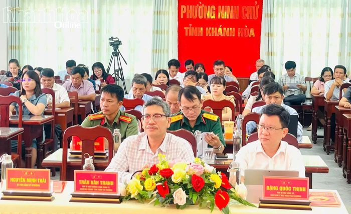 Các đại biểu dự hội nghị.