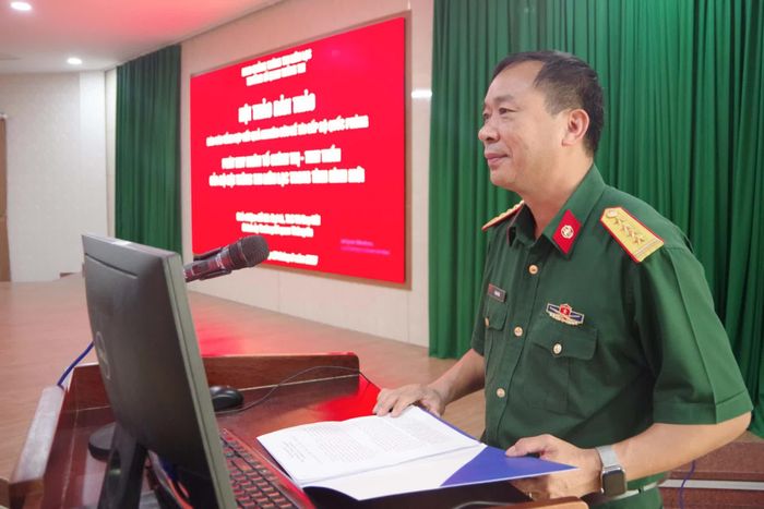 Đại tá, Thạc sĩ Vũ Duy Hải chủ trì hội thảo.