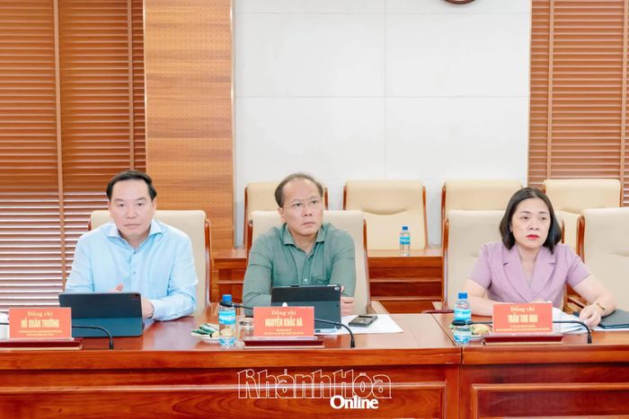Các đồng chí: Hồ Xuân Trường, Nguyễn Khắc Hà, Trần Thu Mai tham dự hội nghị.