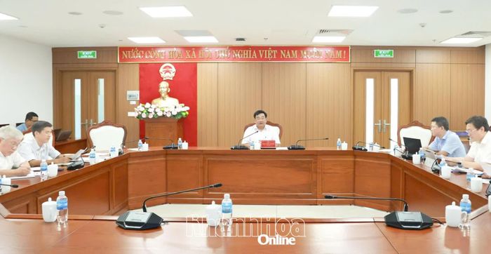 Quang cảnh cuộc họp.