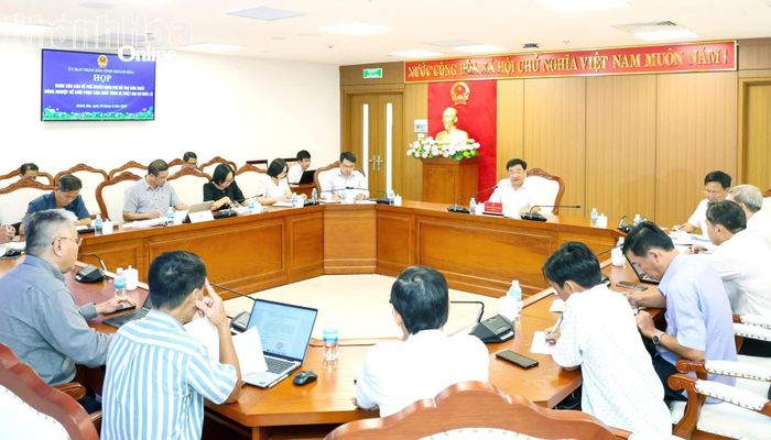 Quang cảnh cuộc họp.